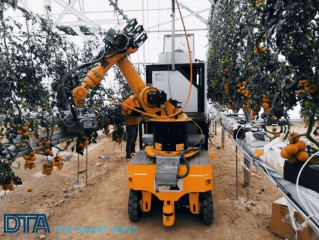 AGV con robot para la recogida de tomates DTA 